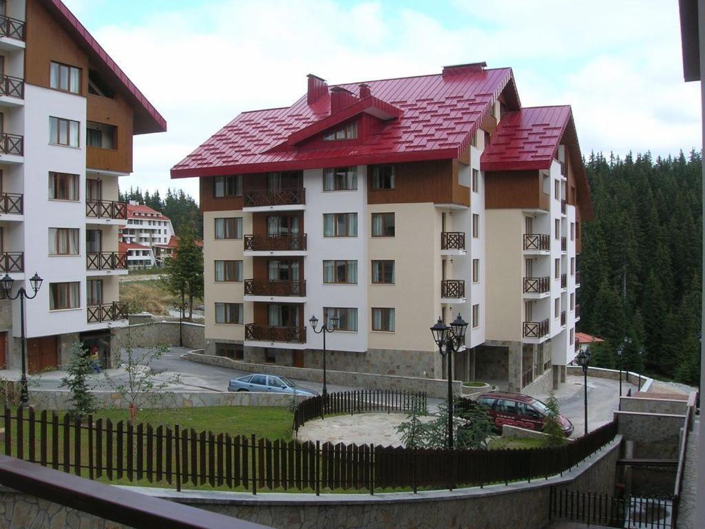 Апартамент В Лъки Спа Комплекс Apartment Pamporovo Exterior photo